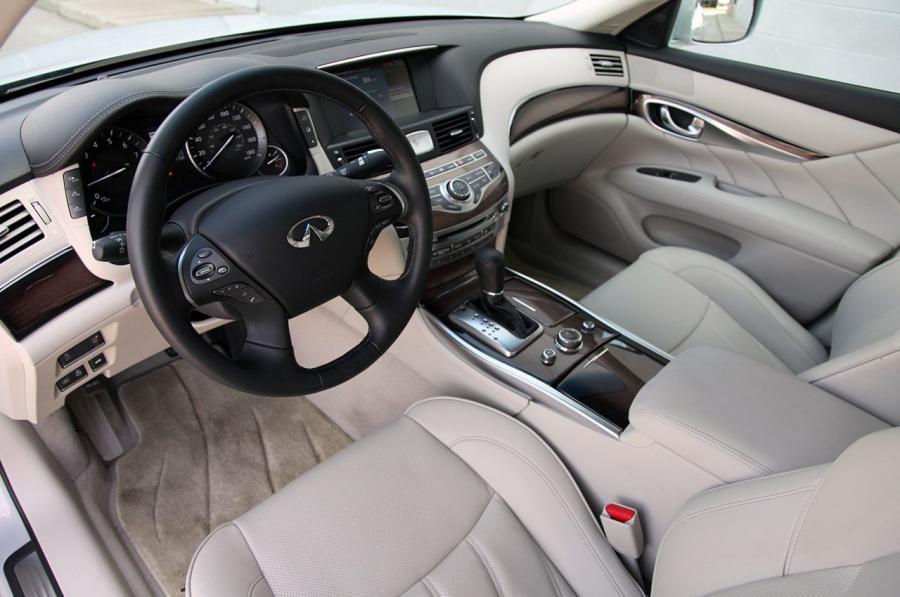  Infiniti M35h 2012 года  (фото 23 из 44)